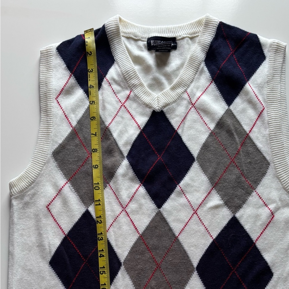 VEST - Picture 8 of 10
